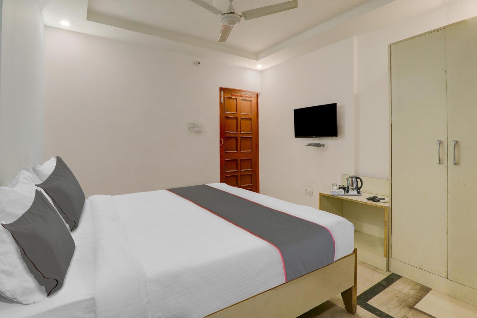 Hotel Collection O Premier Near Hazratganj Lucknow Exterior foto