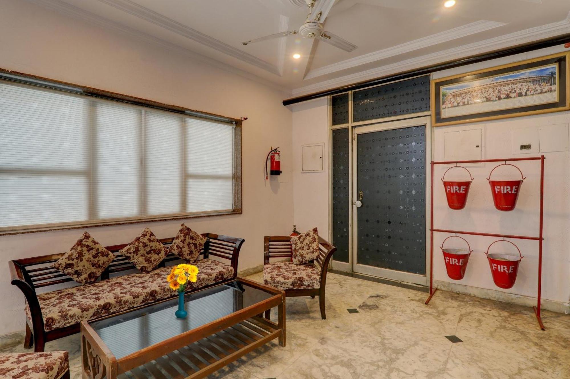 Hotel Collection O Premier Near Hazratganj Lucknow Exterior foto